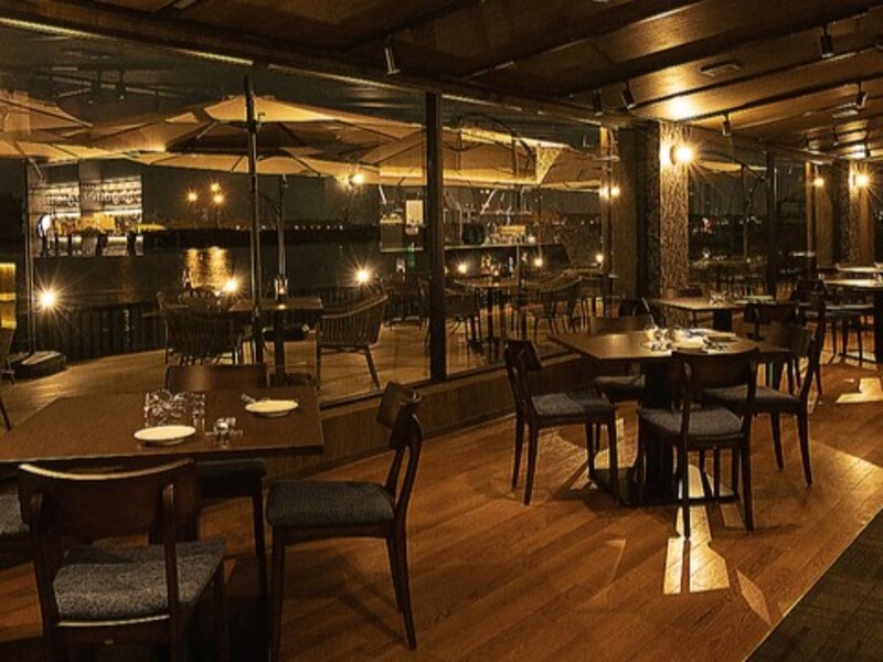 【会場】
広々とした空間でゆったりとお過ごしください。