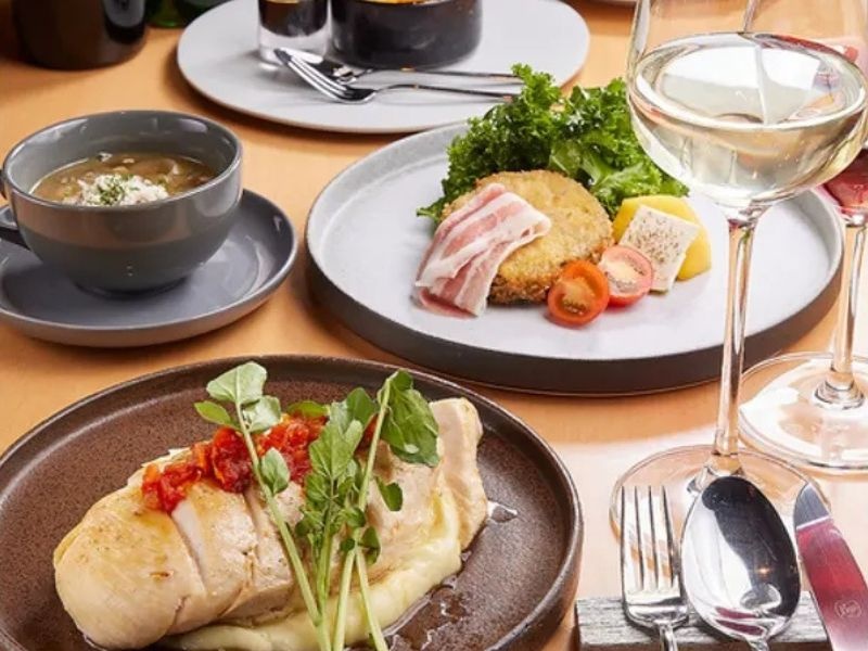 【大人気の無料ゲーム付！】全8品＋フリードリンク付