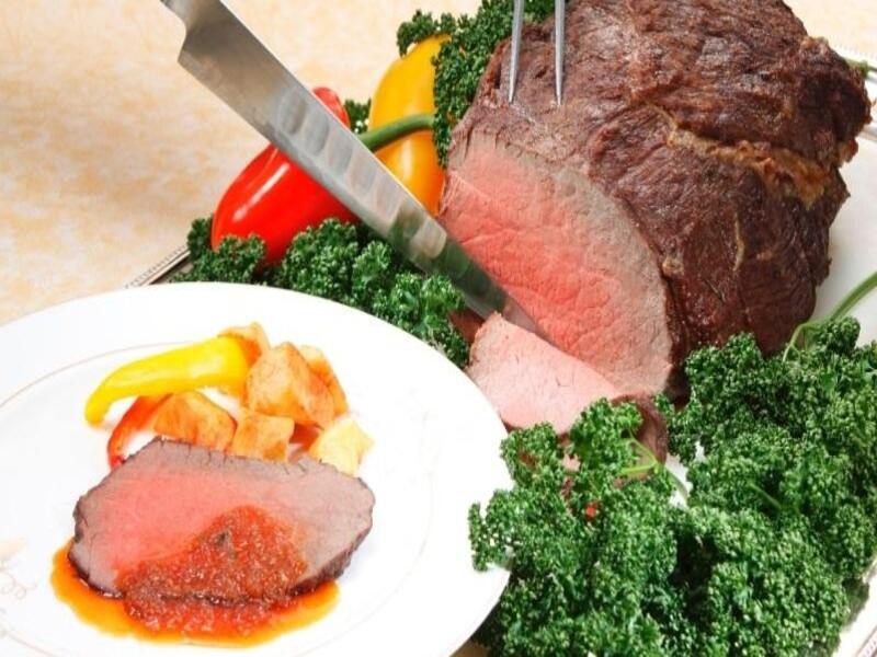 ローストビーフのカッティングサービスなども追加オプションでご用意可能です