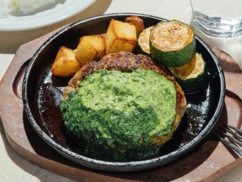 自家製ハンバーグ ライスorパン サラダ付き