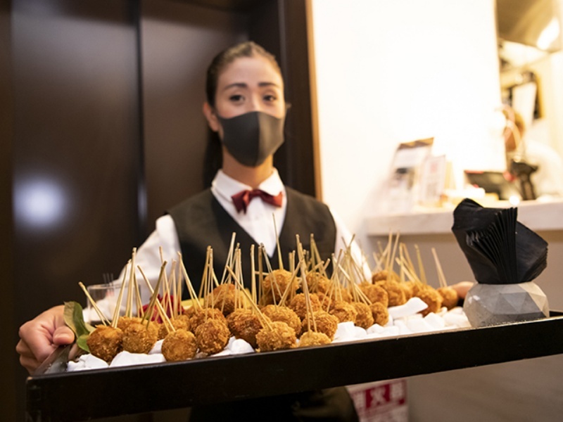 ハイブランドのパーティを数多く手がけてきたシェフが、上質なメニューをプロデュースいたします。