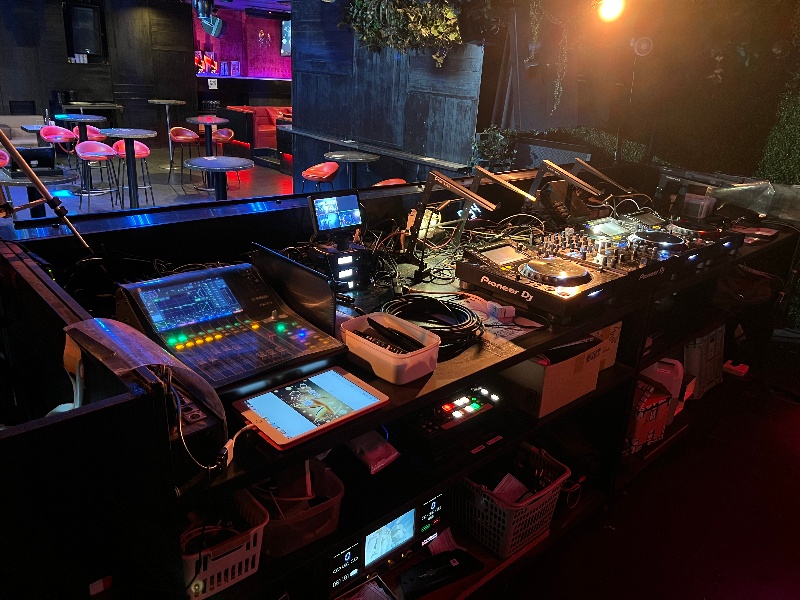 DJ ブース