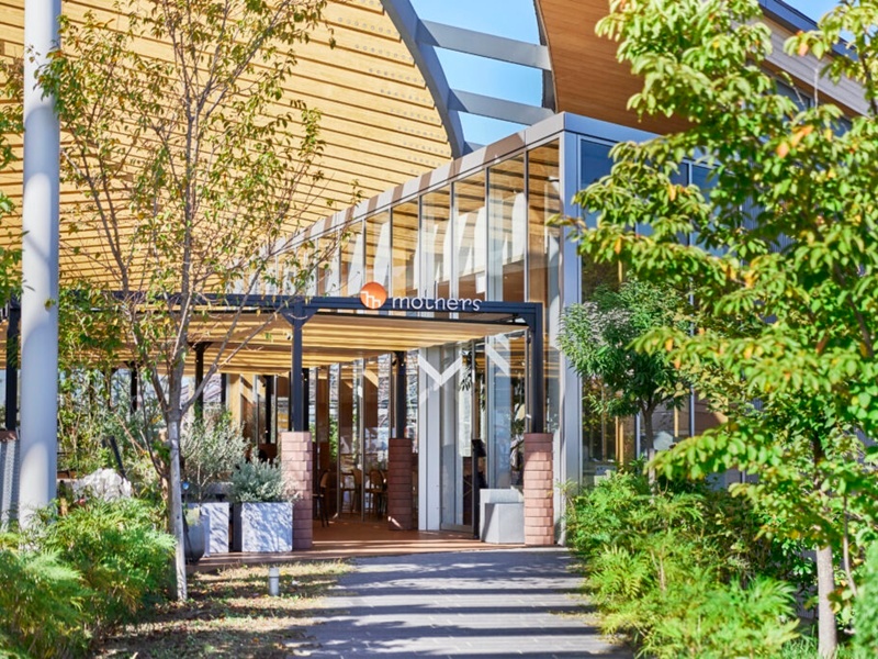 緑あふれる自然豊かな公園に隣接！