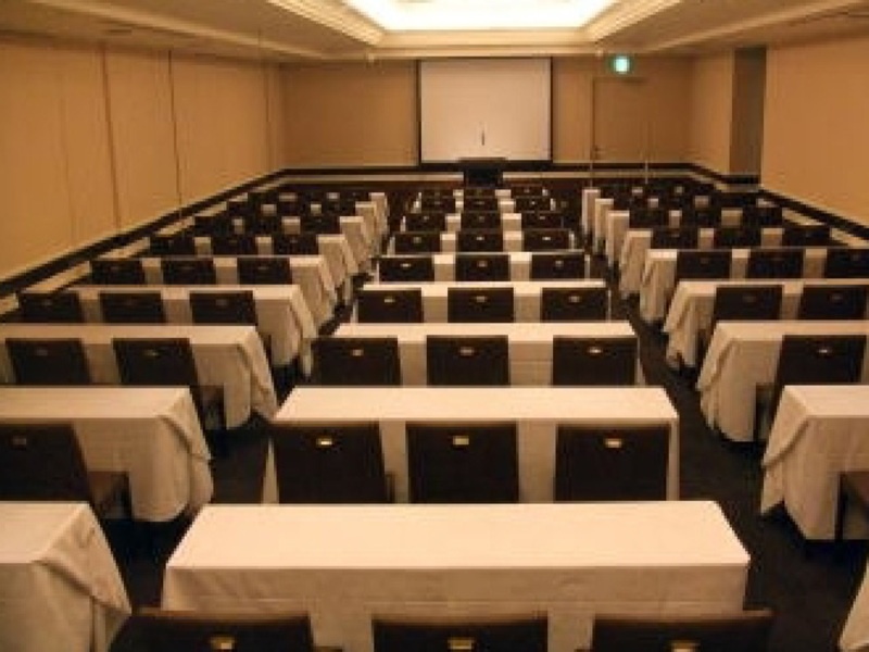 【宴会場「飛天」】
スクール式 最大収容人数 90名