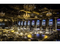 ダイニングダーツバーBee 新宿店