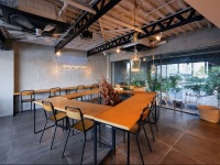 2F カフェ & カジュアルダイニング