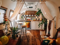 キャンピングトレーラー （エアストリーム型） 貸切スペース